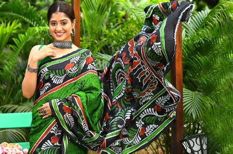 Green Hand Painted Pure Silk Sarees – Dailybuyys
