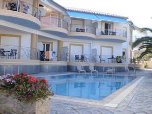 KASIMIS ROOMS (Kyparissia) - Guesthouse Reviews, Photos, Rate ...