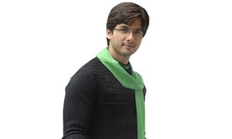 How To Dress Up For A Date Ft. 5 Famous Bollywood Characters - Fashion