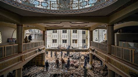 Peshawar mosque blast: Suicide bomber was in police uniform, wore ...