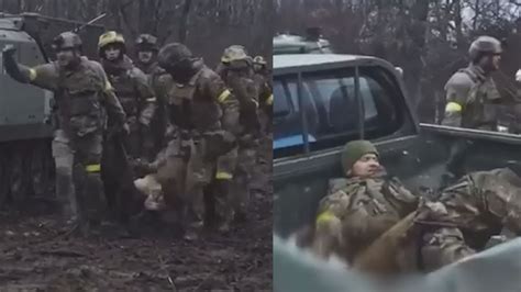 俄乌在顿涅茨克激战 乌军士兵从巴赫穆特前线运送伤员画面曝光_腾讯视频