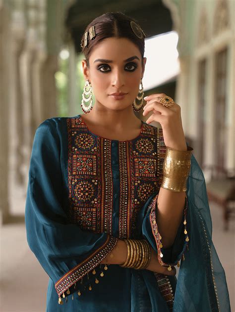 Designer Women's Suits- Buy Suit Sets Online & Block Print Suit Set ...