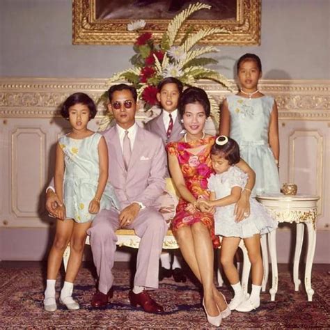 Así ha sido la sorprendente boda del Rey de Tailandia con la general ...