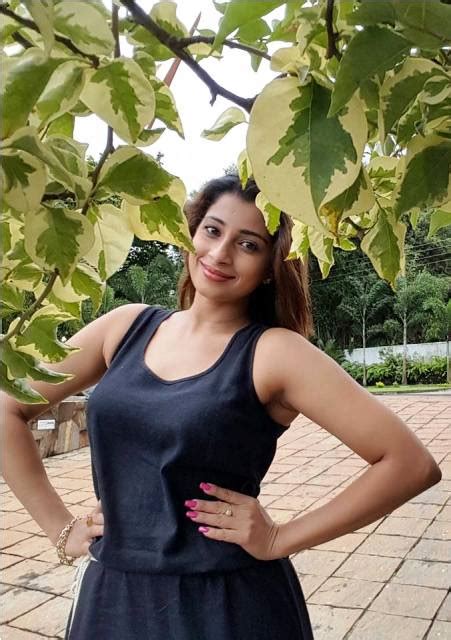 Nadeesha Hemamali - Sri Lankan Hot Model