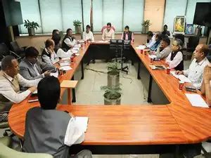 Mayor holds first review meeting with MCD officials after assuming ...
