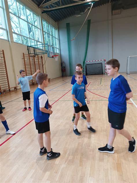 Szkoła Podstawowa nr 3 im. Władysława Broniewskiego w Środzie Śląskiej