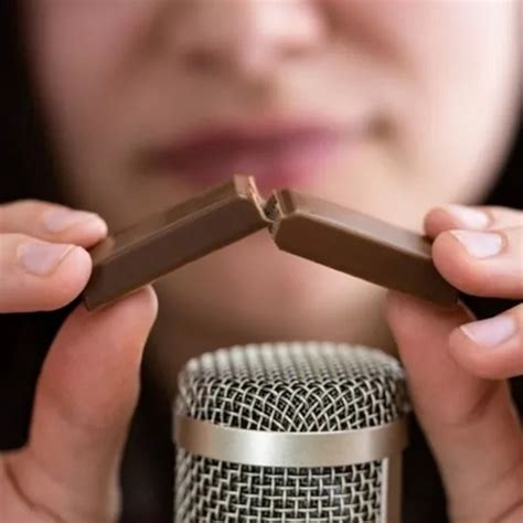 ASMR REPEATING TRIGGERS WORDS (Slow whispering, intense Mo