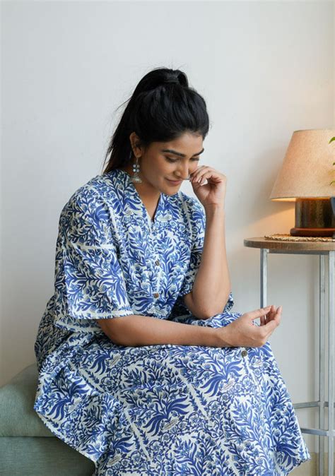 Tops & Shirts – Page 4 – The Quince Life