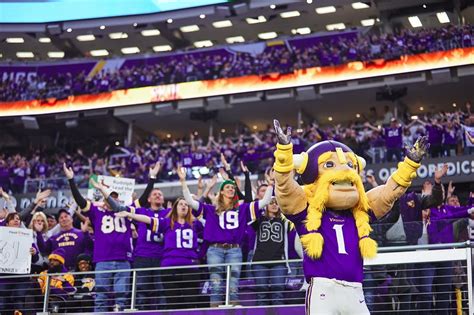 Baseball at U.S. Bank Stadium 的图像结果