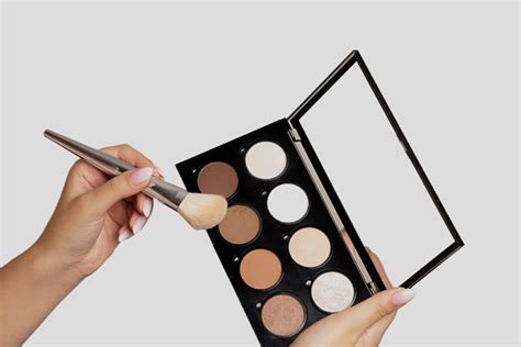 How To Contour Your Face | Herzindagi