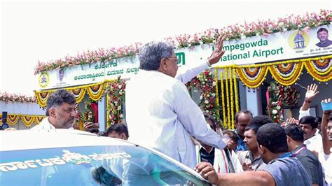 Karnataka CM Siddaramaiah inaugurates Indira Canteen at Kempegowda ...