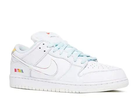 SB DUNKS – Kicksclub