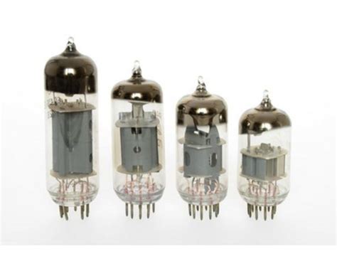 Example of First Generation Computer 的图像结果