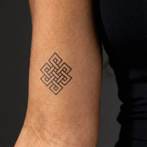 Customized Name Tattoo Designs for Personal Expression