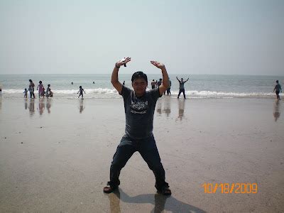 खुश रहने की बीमारी (Being Happy Syndrome)