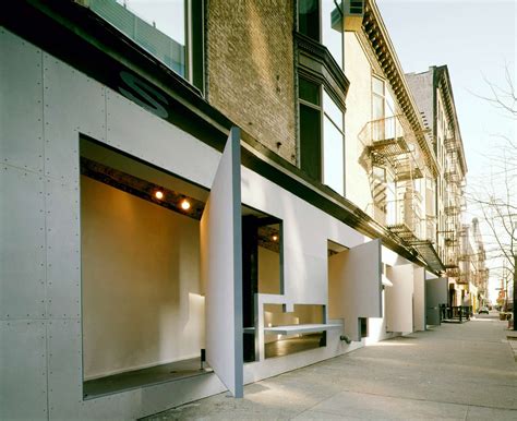 Storefront Building 的图像结果