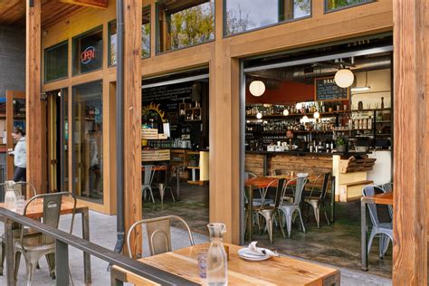 Solstice Wood Fire Pizza, Cafe & Bar