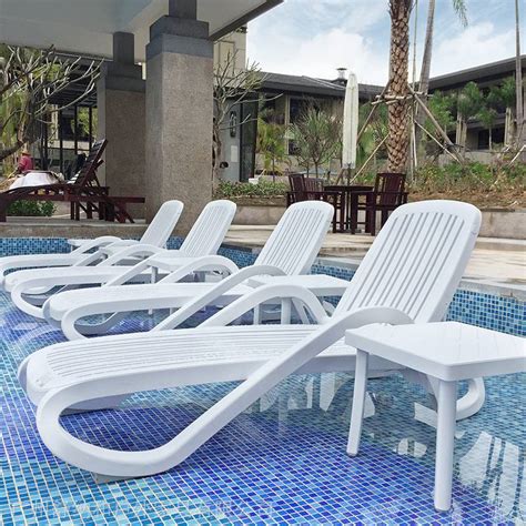 塑料沙滩椅语桐海滨浴场游泳馆泳池午休休闲白色塑料躺椅-阿里巴巴