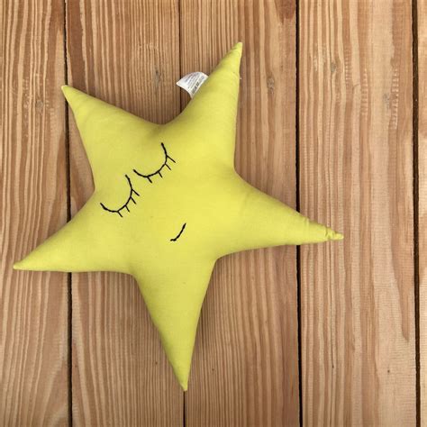 Yellow Star Cushion – Zoey