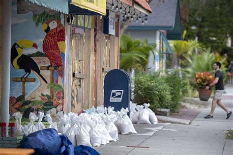 El huracán Ian va hacia Florida con vientos de 120 millas por hora ...