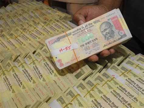 Some Relief For Aam Aadmi, Old 500 And 1000 Rupee Notes Valid Till Nov ...