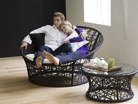 DEVOKO Black & White Outdoor Wicker & Rattan Daybed For Poolside ...
