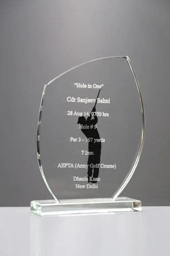 Golf Momento - Golf Glass Memento Manufacturer from New Delhi