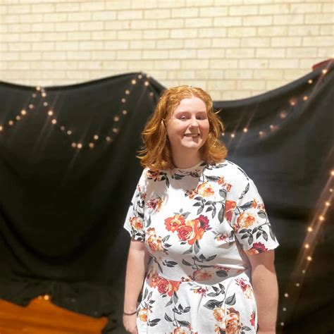 Shannon Ross | First time in a skirt in years, can you see how sunburnt I am? 😂 @el_pain 📷 ️ ...