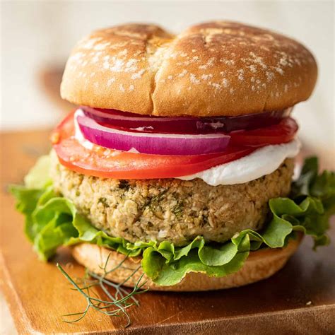 Easy Falafel Burgers - Connoisseurus Veg