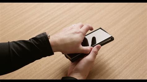 OtterBox Installation 的图像结果