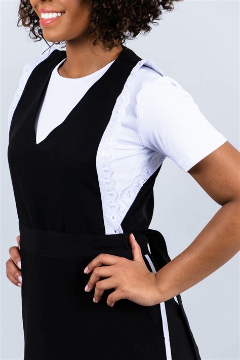 Bata Bordado Inglês – NeoStyllo | Uniforme Profissionais