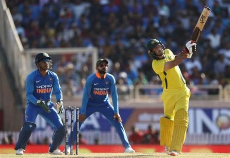 MS Dhoni-Virat Kohli relationship - Ravi Shastri reveals what keeps ...