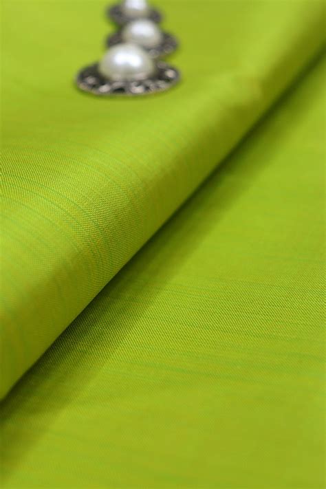 Shop the Luxurious Green Plain Pure Silk Fabric (1 Mtr) for Elegant ...