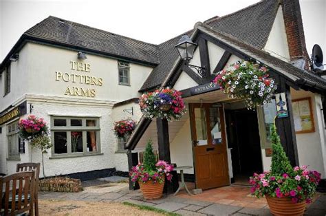 THE POTTERS ARMS (Amersham) - Inn Reviews, Photos, Rate Comparison ...