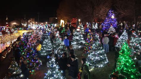 2023 Comstock Christmas Riverwalk lighting