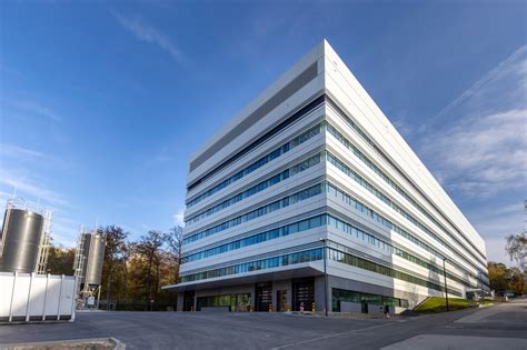 Bayer weiht Europas größtes Forschungsgebäude in Wuppertal ein