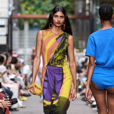 Wear the trend: Plaid | Vogue India