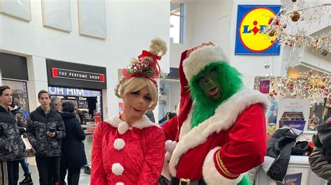 Cindy Lou Who Impersonator | Christmas Walkabout Entertainment