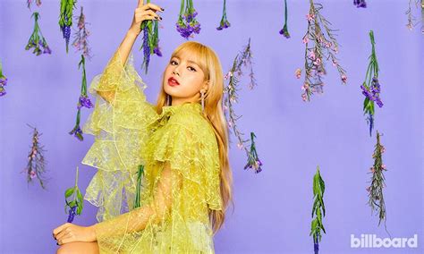Top 10 looks of Blackpink’s Lisa that suggest she is the queen of the ...