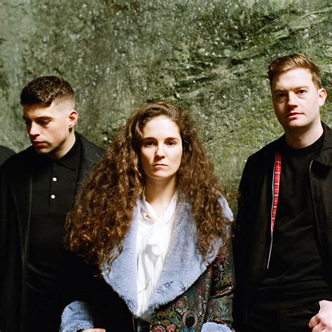 Lowes: „Game Of Love“ – Songtext deutsche Übersetzung – Lyrics