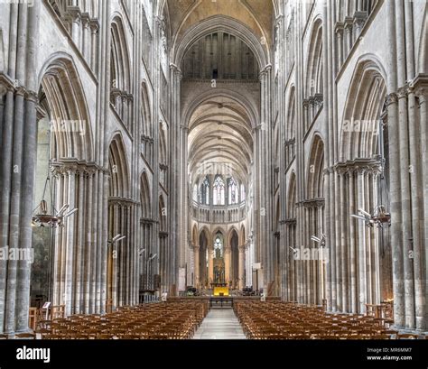 Cathedrale primatiale notre dame de lassomption hi-res stock ...