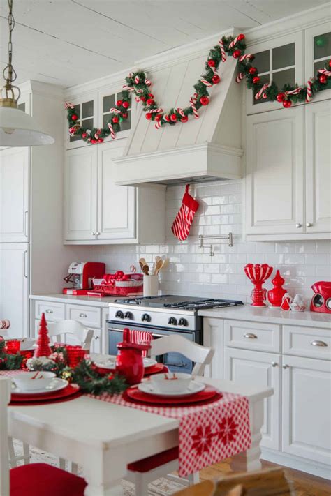 15 Festive Christmas Kitchen Decor Ideas You'll Love