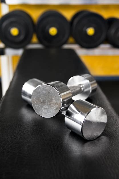 Gym Dumbbells 的图像结果