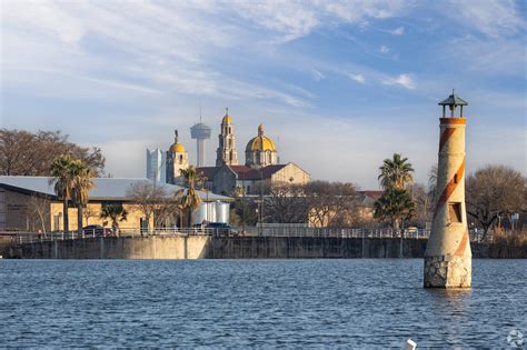 About Woodlawn Lake | Schools, Demographics, Things to Do - Homes.com