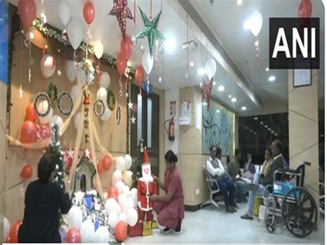 Nursing team at AMRI hospital in Kolkata celebrates Christmas