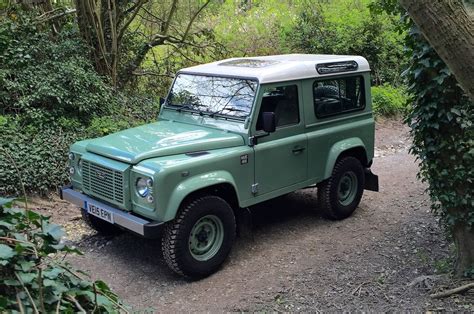 2016 Land Rover Defender 90 Heritage Review