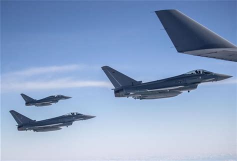 Allied Air Command | Fighter jets train air-to-air-refueling above Germany