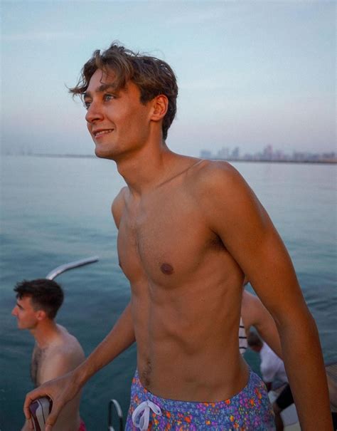 George's happy trail makes me melt. : r/FanF1ction
