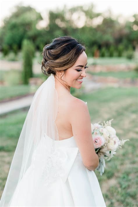 Low bun hairstyles for wedding 60 photos - Vianawedding.com
