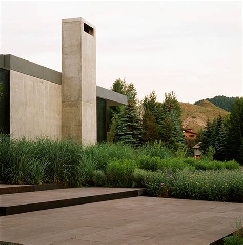 Surrounding 的图像结果